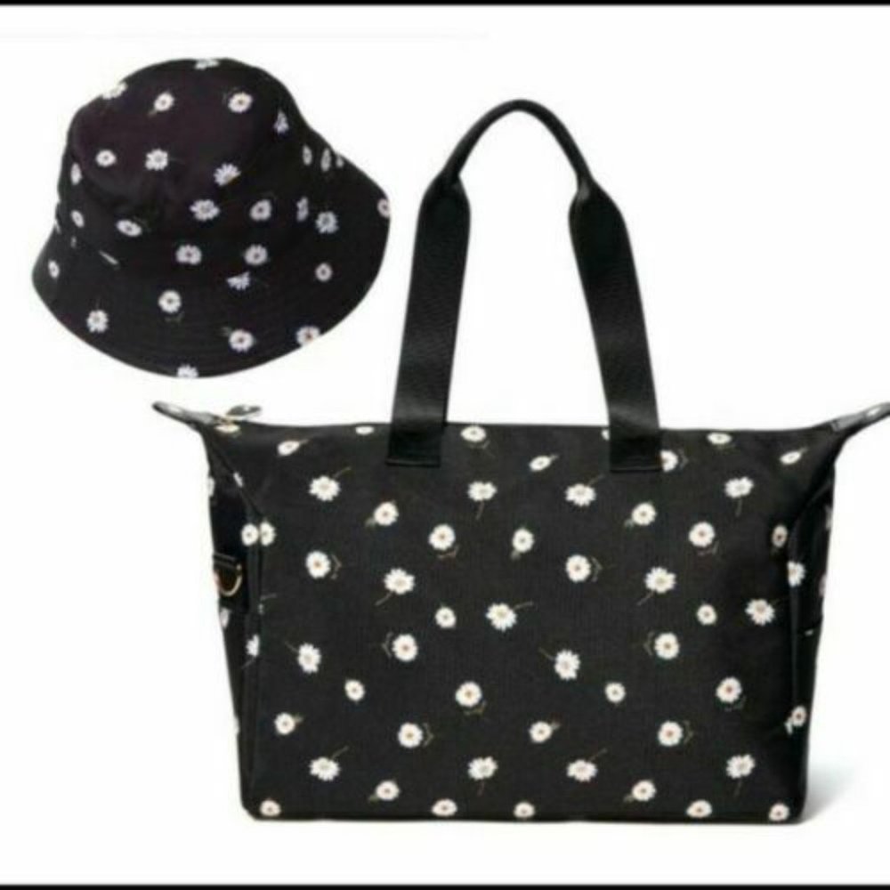 NWT Alice and Olivia Duffle bag and Reversible bucket hat set